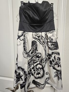 White House Black Market Black and White Strapless Cocktail Dress